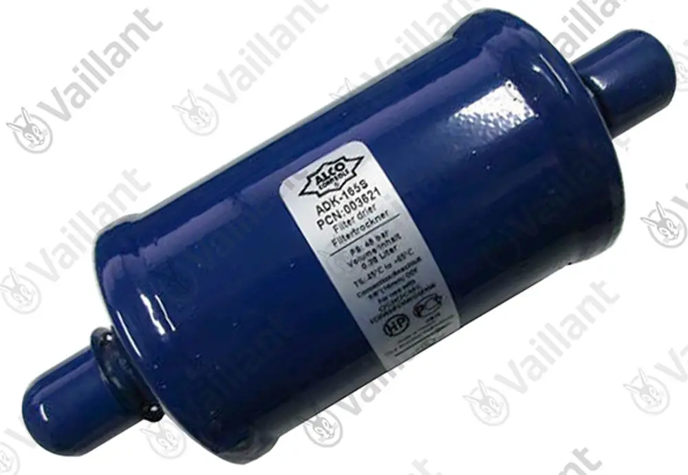 Vaillant Filtertrockner in blauer Farbe mit zwei Anschlüssen und einer Etikettierung, die technische Informationen und Produktdetails angibt.